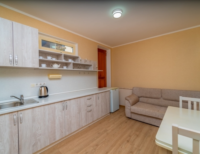 Апартаменты 4-местные 3-комнатные - Санаторий «Славутич» (корпус Восход) Алушта